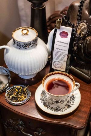 Online Tea Shop Loose Leaf Black Tea - Lady Londonderry in Teacup Strawberry Lemon Ceylon India