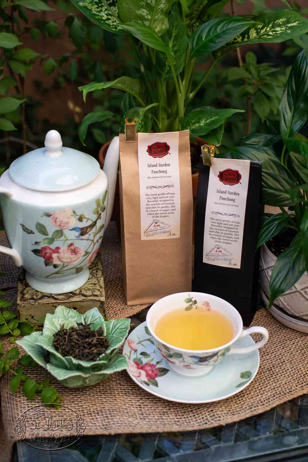 Online Tea Shop Oolong and Pouchong Tea - Island Garden Pouchong in Teacup with Leaves