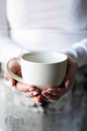 Online Tea Shop Tea Gifts for Tea Lovers Mug Natural Cotton in Hands