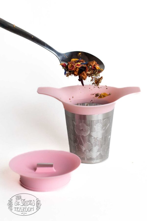 online teashop gift for tea lovers Monista pink tea infuser with te